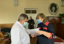 84 медики Білогір’я отримали страхові сертифікати від Віолети Лабазюк