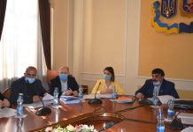 Депутати розпочали розгляд проектів рішень чергової сесії. Серед основних питань – внесення змін до обласного бюджету на 2021 рік