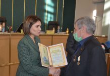 Віолета Лабазюк вручила Грамоти Верховної Ради України кращим подолянам