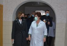 119 медичних страховок вручено медпрацівникам Теофіпольської громади