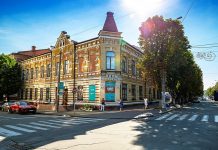 Запрошуємо на благодійну виставку-продаж ікон та картин