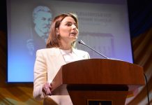 Віолета Лабазюк привітала випускників Хмельницького фахового музичного коледжу імені В.І. Заремби