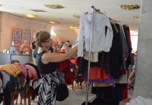 Небайдужі хмельничани долучаються до гуманітарної допомоги переселенцям