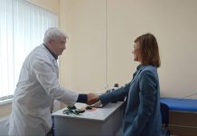 Штаб гуманітарної допомоги Хмельницької обласної ради передав медикаменти для закладів охорони здоров`я