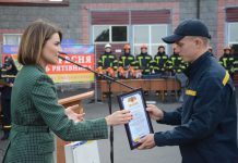 Віолета Лабазюк привітала рятувальників Хмельниччини із професійним святом