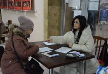 Переселенці з Донеччини отримали сертифікати на закупівлю у торговельній мережі