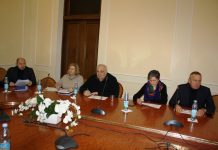 Депутати розпочали аналізувати проєкти рішень чергової сесії