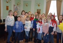 Благодійна коляда: учні збирають кошти для ЗСУ