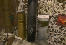 В обласній бібліотеці для юнацтва розгорнули виставку із артефактами війни