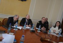 Влада та громадськість: маємо бути згуртовані, як ніколи