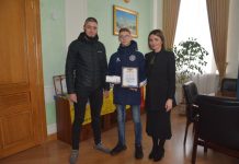 Віолета Лабазюк подякувала юному хмельничанину за активну волонтерську діяльність