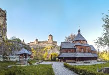 Знайомство з Хмельниччиною: Хрестовоздвиженська церква у Кам´янці-Подільському