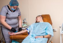 Поділилися кров’ю з побратимами