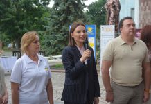 На Хмельниччині встановлено рекорд: тисяча янголів – руками дітей