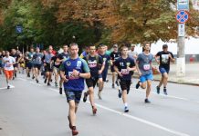 На Хмельниччині відбувся обласний патріотичний забіг “Шаную воїнів, біжу за Героїв України”