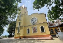 Знайомство з Хмельниччиною: костел Святої Анни у Гречанах