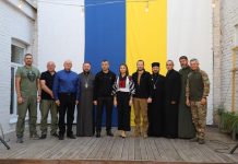 Покладання квітів та спільна молитва до Дня міста Хмельницького