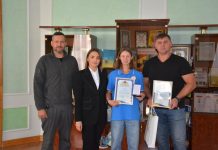 Віолета Лабазюк вручила відзнаки обласної ради юній чемпіонці світу