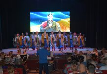 «Козаки Поділля» віншували захисників та захисниць