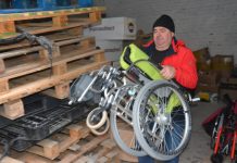 Комунальні заклади обласної ради отримали інвалідні візки