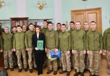 Віолета Лабазюк вручила спортивну форму ліцеїстам-прикордонникам