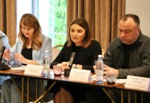 На Хмельниччині стартував проєкт «Родина для кожної дитини: розвиток сімейного патронату»