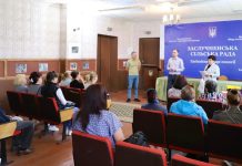 Переселенці у трьох громадах отримали грошові сертифікати