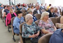 Внутрішньо переміщені особи Новоушицької громади отримали грошові сертифікати