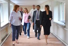 З турботою про дітей, які проживають у спеціалізованих закладах обласної ради