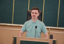 Державних службовців привітали з професійним днем