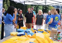 «Нитка єднання»: мешканці Хмельниччини долучилися до всеукраїнської акції