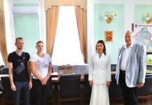 Комунальний заклад обласної ради передав зарядні станції на запит військового формування з Хмельниччини