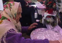 Підопічні Базалійського будинку-інтернату виготовляли новорічний декор