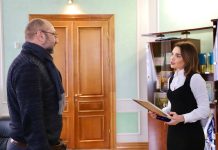 Віолета Лабазюк відзначила волонтера з Хмельниччини