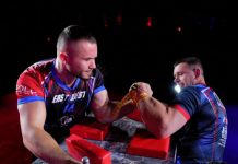 Працівник ХАЕС захистив пояс чемпіона світу на турнірі з армрестлінгу «East vs West»