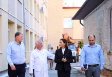 Ознайомилися зі станом ремонтних робіт у закладах Волочиської громади