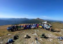Військові та ветерани з Хмельниччини підкорили вершину Карпат