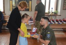 Орден «Хрест Героя» вручили родинам загиблих військовослужбовців