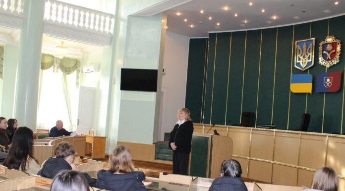 Студенти ХУУПу ознайомилися з діяльністю обласної ради