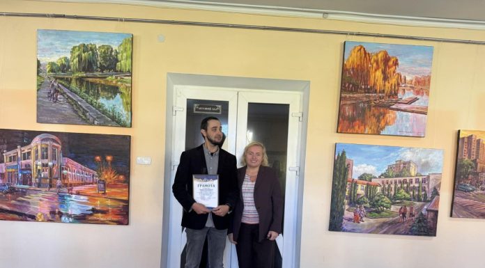 З пейзажами міста Хмельницького відкрито виставку в гуманітарно-педагогічній академії