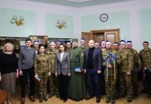 З різдвяною колядою до обласної ради завітали військові