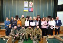Вишкіл до національного спротиву: працівники виконавчого апарату обласної ради отримали сертифікати