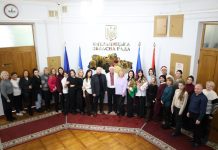 Артисти Хмельницького муніципального камерного хору привітали з прийдешніми святами