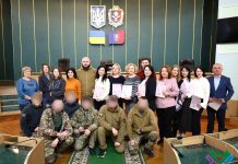 Вишкіл до національного спротиву: працівники виконавчого апарату обласної ради отримали сертифікати