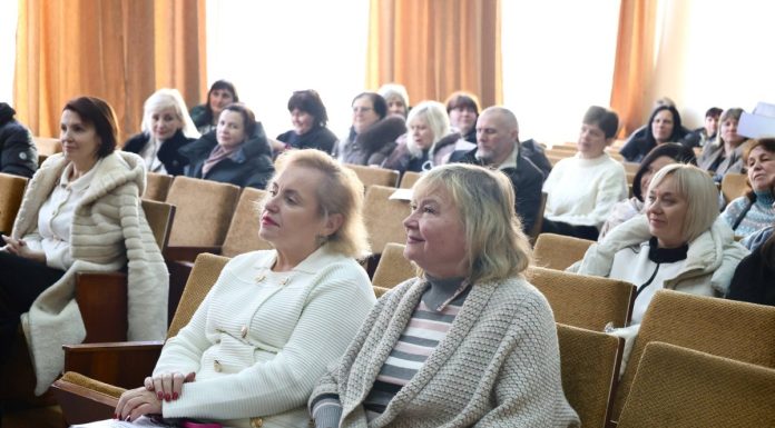 Педагоги Хмельниччини обговорили перспективи розвитку початкової освіти