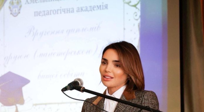 Віолета Лабазюк привітала магістрів гуманітарно-педагогічної академії з отриманням дипломів