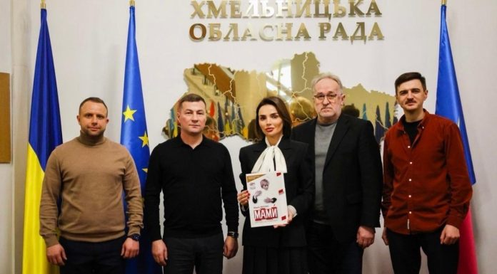 У Хмельницькому покажуть виставу «Мами» за книгою сучасної української письменниці Марії Матіос