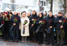 На Хмельниччині вшанували пам’ять Героїв Небесної сотні