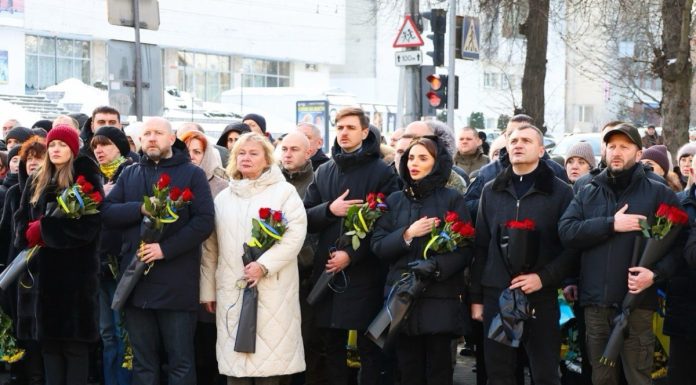 На Хмельниччині вшанували пам’ять Героїв Небесної сотні