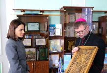 Віолета Лабазюк зустрілася з єпископом Кам’янець-Подільської дієцезії